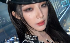 一个人被3个人同时C了